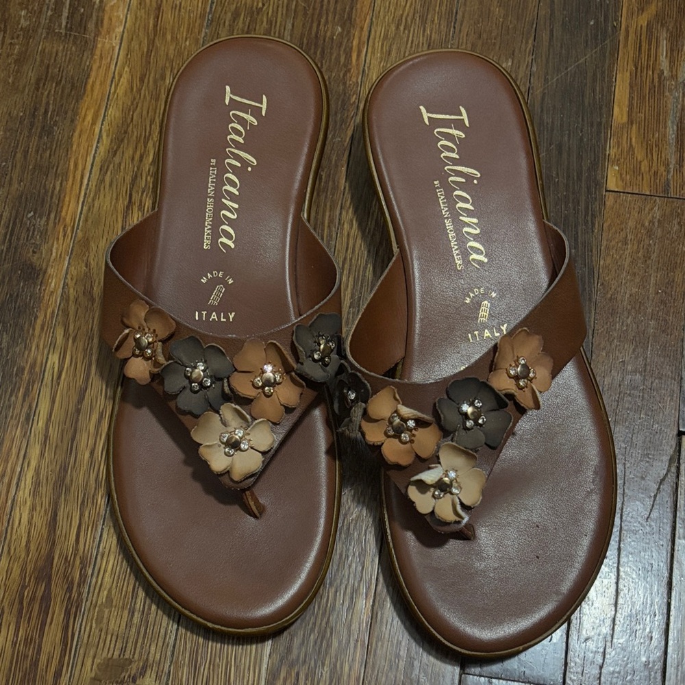 Italiana Women's Tan and Brown Floral Sandals